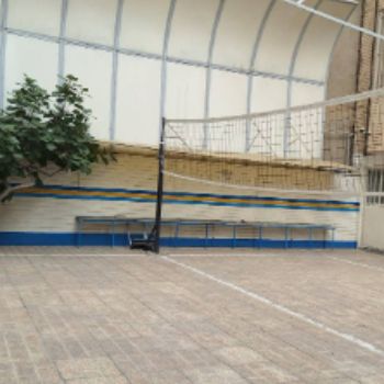 فضای باز دبیرستان