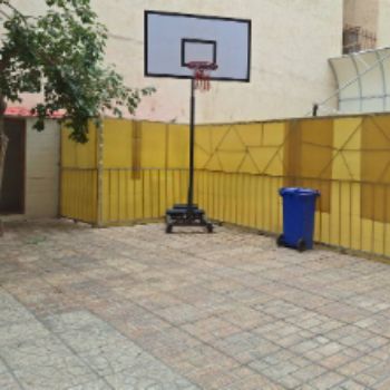 فضای باز دبیرستان